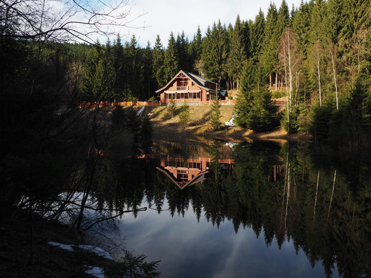 Jezirko Lesni Restaurant & Penzion Jachymov Bagian luar foto